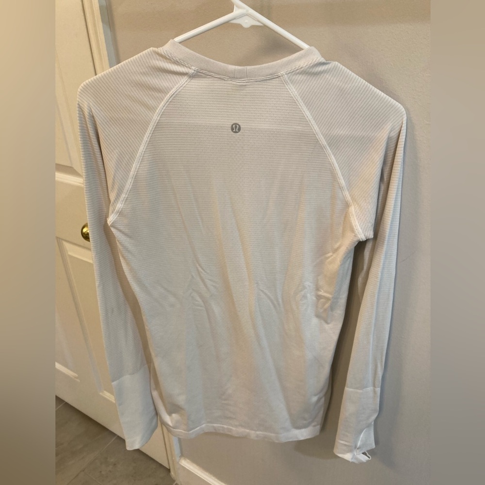 Lululemon Swiftly Tech Long Sleeve Running Shirt Gray and White Stripe size 8 - Picture 4 of 5